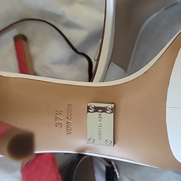 Michael Kors Collection Doris Optic White Heeld - Picture 4 of 6